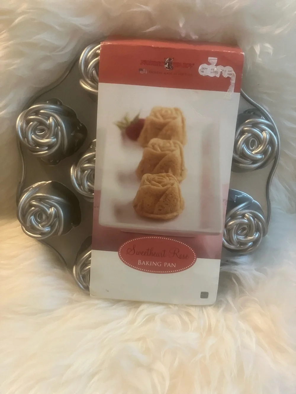 Sweet Heart Rose nordic ware